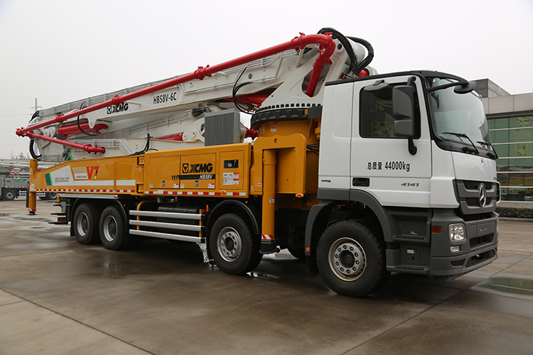 XCMG 58m concrete pump truck HB58V new concrete truck machine with mercedes Benz chassis price